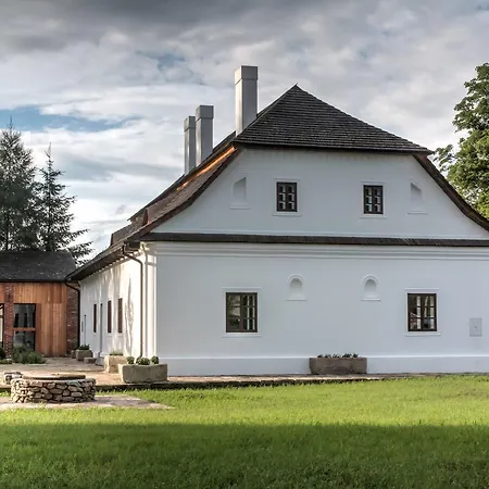 Szálloda Mezi Plutky Boutique Dum 4*