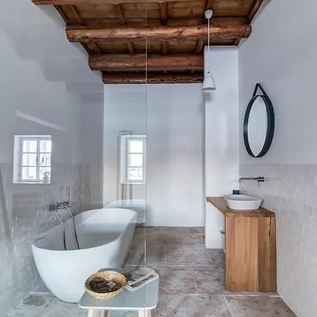 Boutique Mezi Plutky 4* Celadna