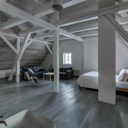 Boutique Mezi Plutky Hotel 4*