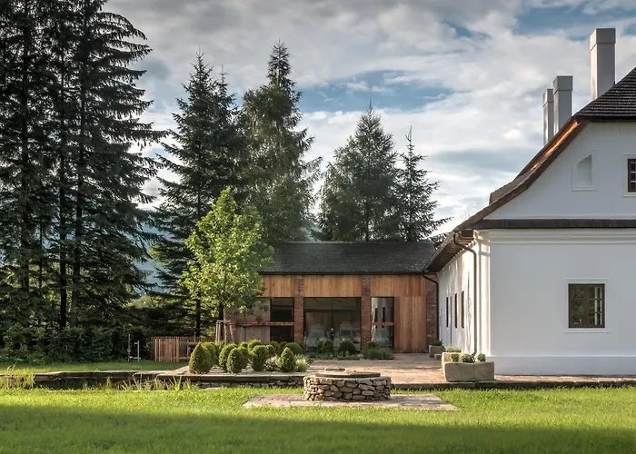 Hotel Mezi Plutky Boutique Dum 4*